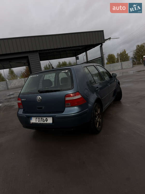 Хетчбек Volkswagen Golf 2003 в Києві