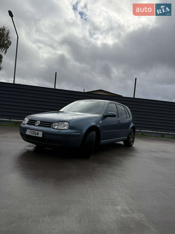 Хетчбек Volkswagen Golf 2003 в Києві