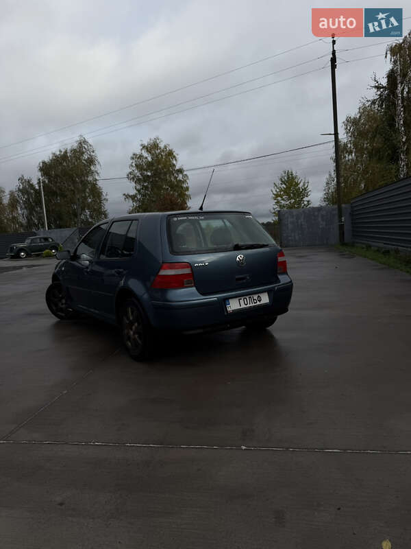 Хетчбек Volkswagen Golf 2003 в Києві