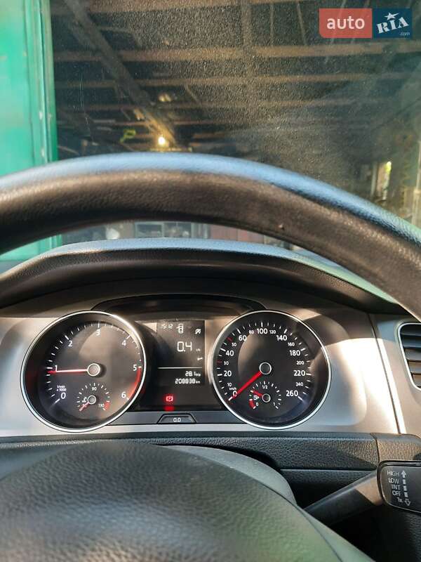 Хетчбек Volkswagen Golf 2013 в Чуднові