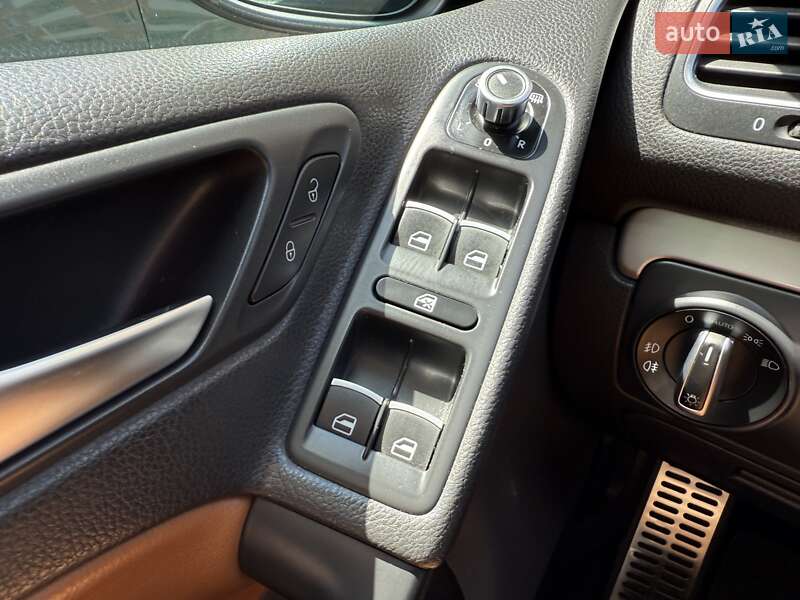 Хетчбек Volkswagen Golf 2012 в Одесі