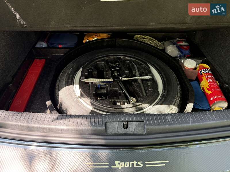 Хетчбек Volkswagen Golf 2012 в Одесі