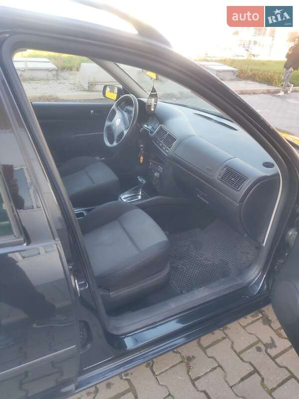Універсал Volkswagen Golf 2003 в Старокостянтинові
