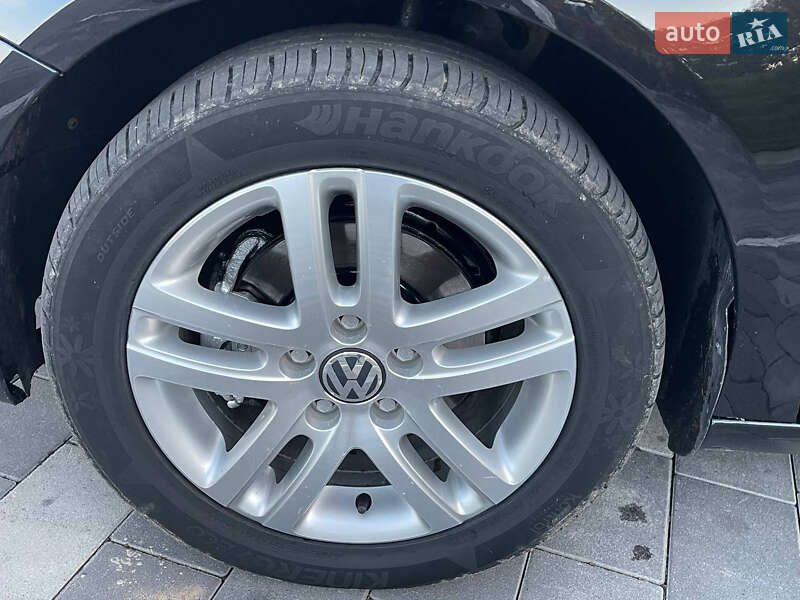 Хэтчбек Volkswagen Golf 2008 в Виннице