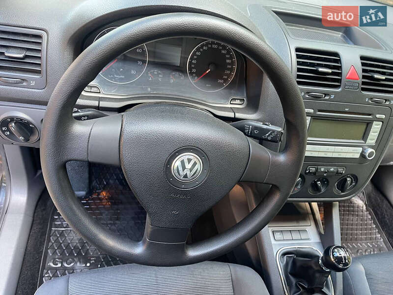 Хэтчбек Volkswagen Golf 2008 в Виннице