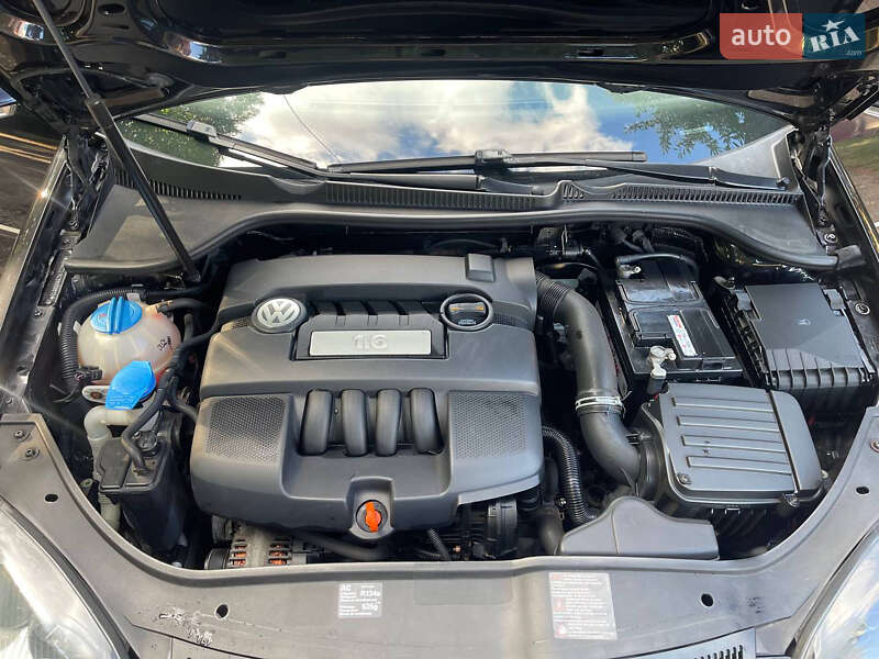 Хэтчбек Volkswagen Golf 2008 в Виннице