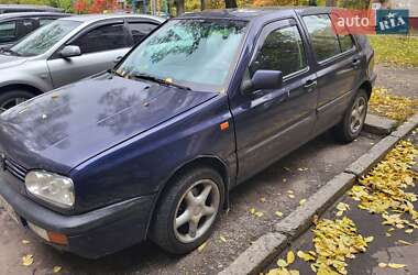 Хетчбек Volkswagen Golf 1993 в Сумах