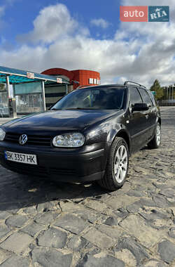 Універсал Volkswagen Golf 2003 в Рівному