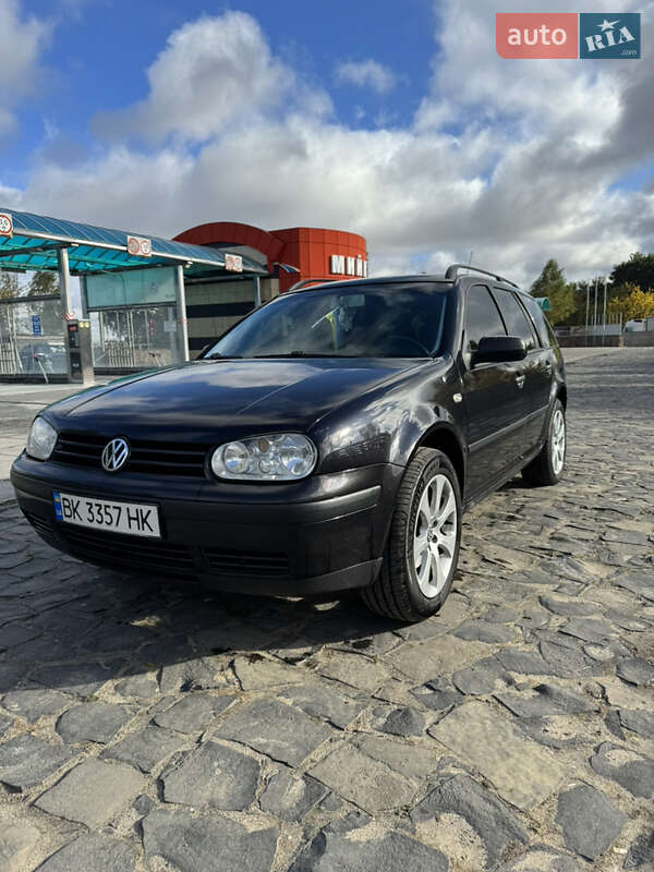 Volkswagen Golf 2003