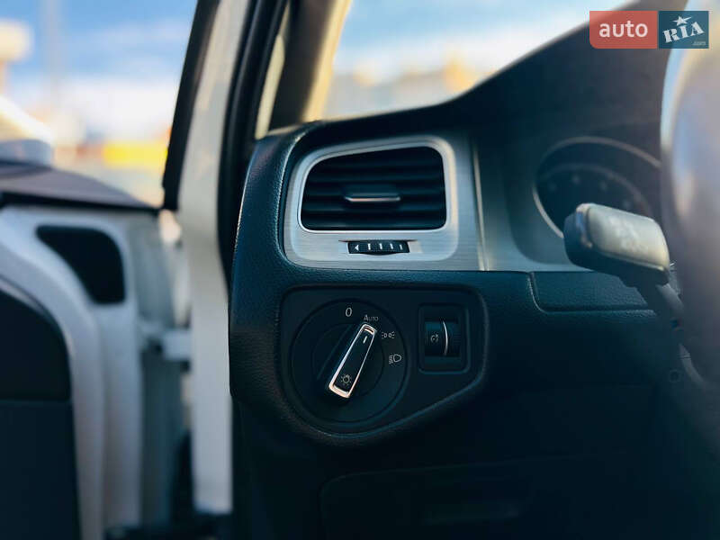 Универсал Volkswagen Golf 2016 в Полтаве