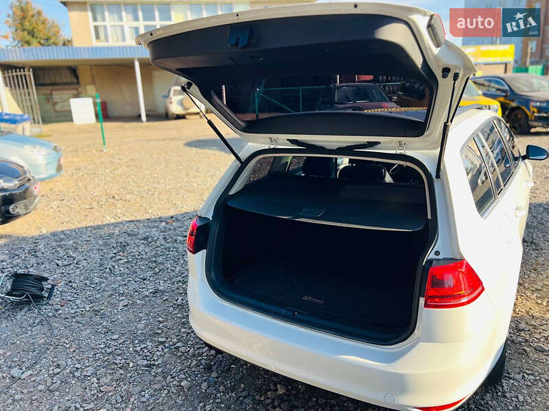 Универсал Volkswagen Golf 2016 в Полтаве