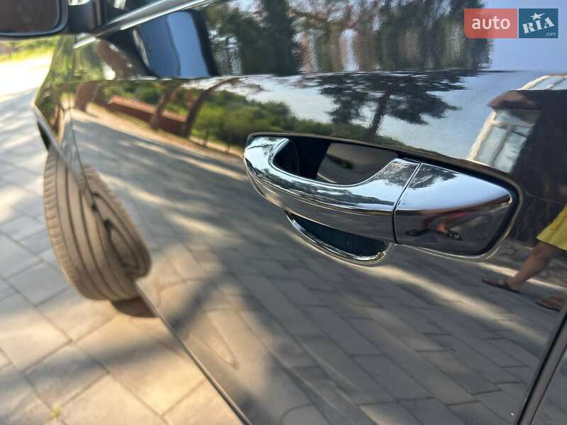 Хетчбек Volkswagen Golf 2010 в Охтирці