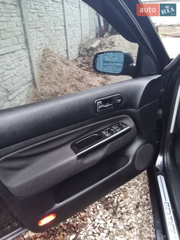 Хетчбек Volkswagen Golf 2001 в Сумах