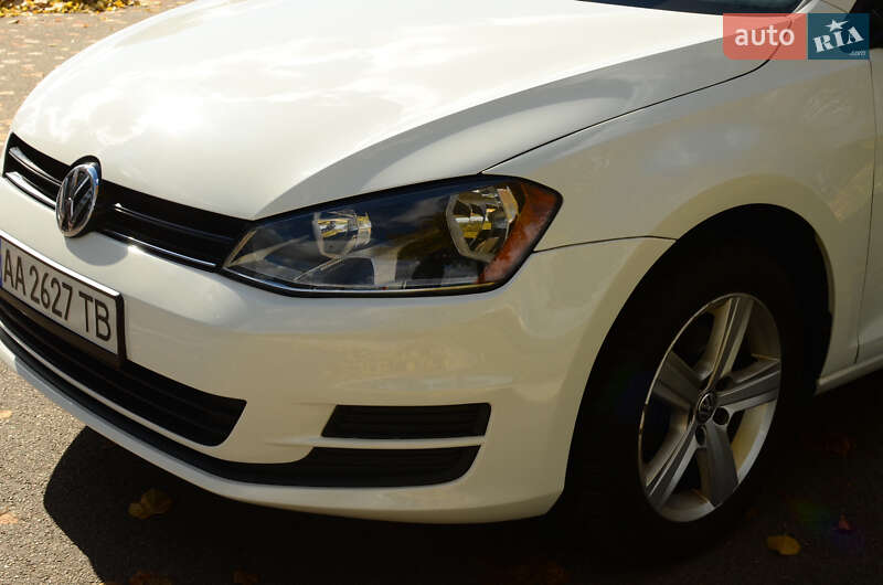 Універсал Volkswagen Golf 2015 в Києві