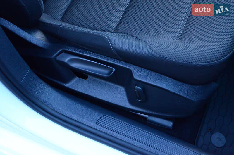 Універсал Volkswagen Golf 2015 в Києві