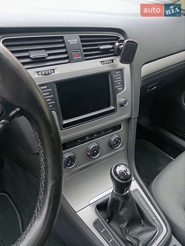 Універсал Volkswagen Golf 2016 в Луцьку