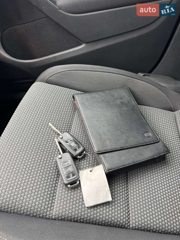 Хетчбек Volkswagen Golf 2012 в Львові