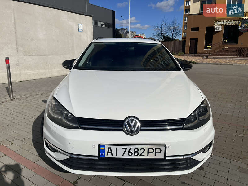 Універсал Volkswagen Golf 2017 в Києві