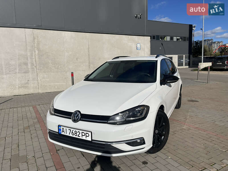 Універсал Volkswagen Golf 2017 в Києві