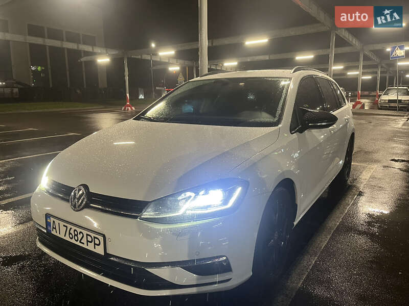 Універсал Volkswagen Golf 2017 в Києві