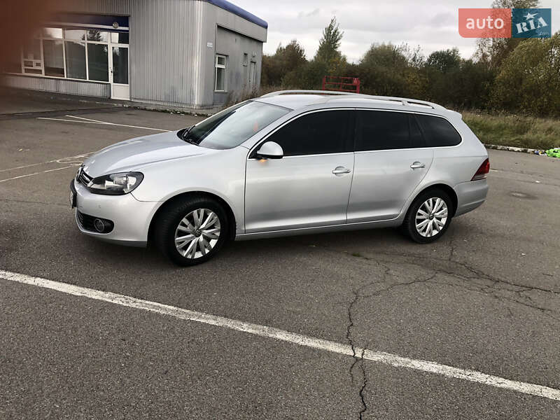 Універсал Volkswagen Golf 2011 в Звягелі