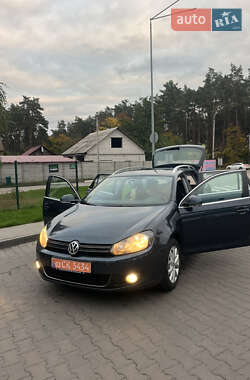 Універсал Volkswagen Golf 2010 в Києві