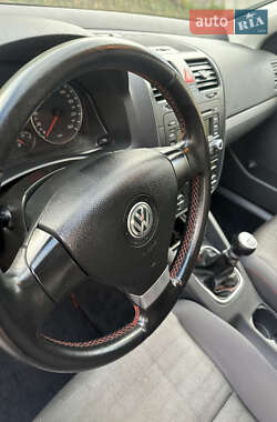 Хэтчбек Volkswagen Golf 2006 в  фото 32 Хэтчбек Volkswagen Golf 2006 в
