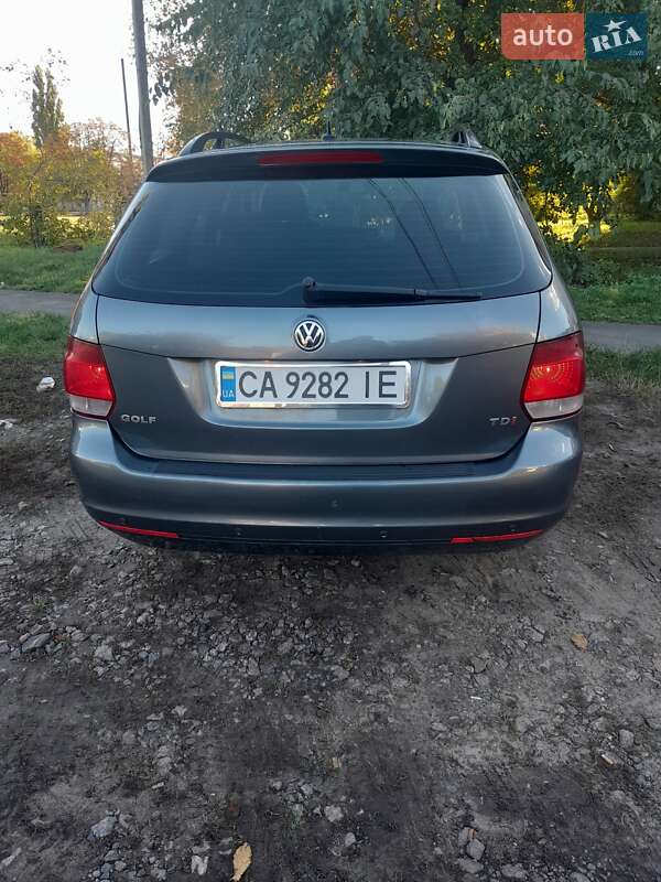Универсал Volkswagen Golf 2011 в Черкассах