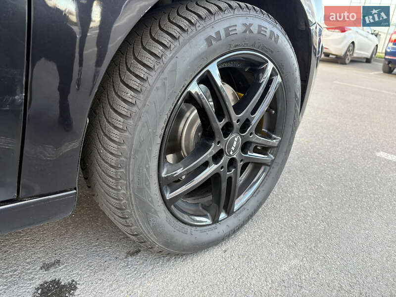 Хэтчбек Volkswagen Golf 2005 в Умани