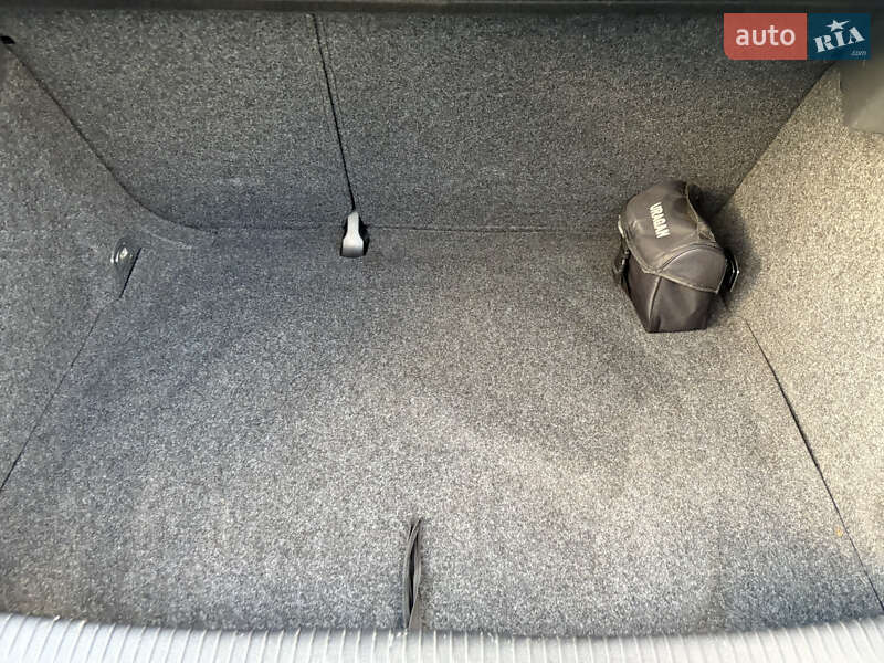 Хэтчбек Volkswagen Golf 2005 в Умани