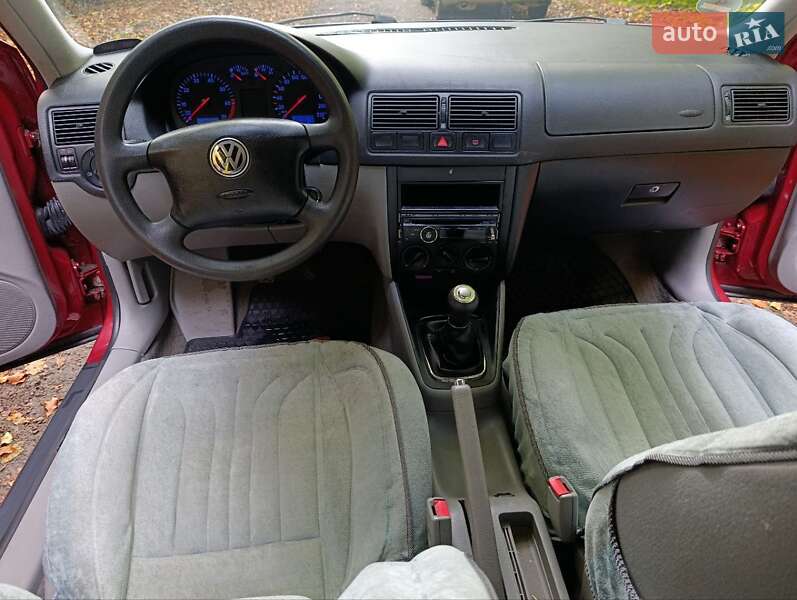 Хэтчбек Volkswagen Golf 1998 в Рава-Русской