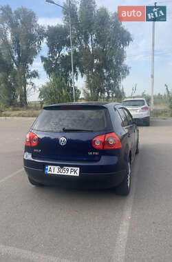 Хэтчбек Volkswagen Golf 2004 в  фото 8 Хэтчбек Volkswagen Golf 2004 в