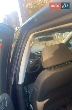 Хэтчбек Volkswagen Golf 2004 в  фото 22 Хэтчбек Volkswagen Golf 2004 в