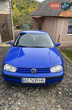 Хетчбек Volkswagen Golf 1999 в Іршаві