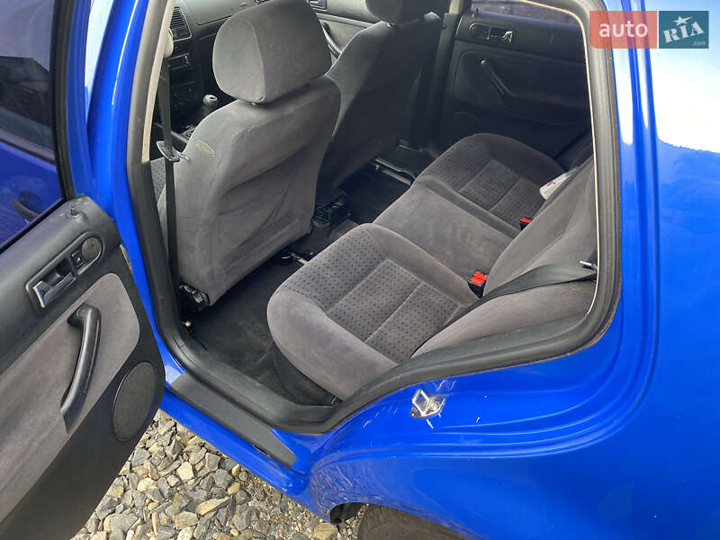 Хэтчбек Volkswagen Golf 1999 в Иршаве