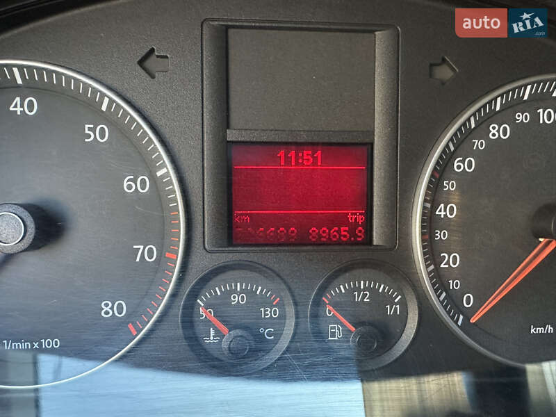 Хэтчбек Volkswagen Golf 2005 в Киеве