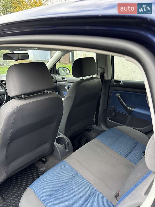 Хэтчбек Volkswagen Golf 2006 в Ивано-Франковске