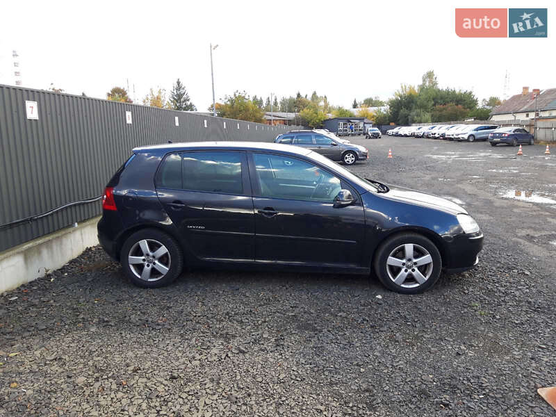 Хетчбек Volkswagen Golf 2009 в Луцьку