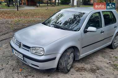 Хэтчбек Volkswagen Golf 2001 в Ирпене