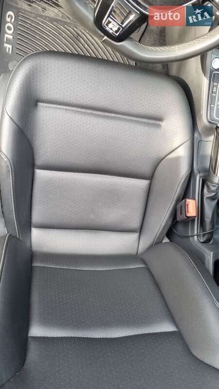 Хэтчбек Volkswagen Golf 2020 в Днепре