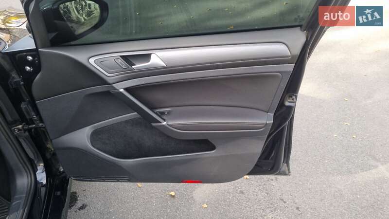 Хэтчбек Volkswagen Golf 2020 в Днепре