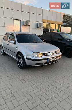 Хэтчбек Volkswagen Golf 2002 в Белой Церкви