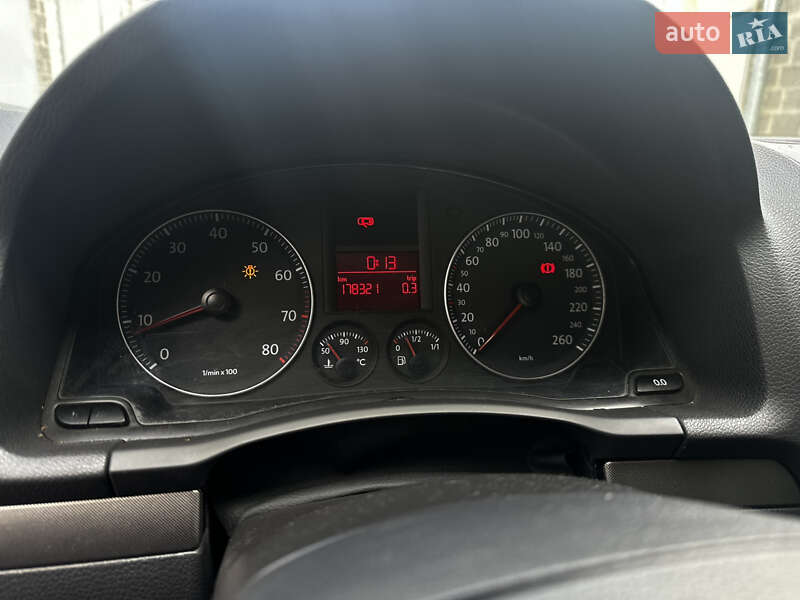 Хэтчбек Volkswagen Golf 2003 в Черкассах фото 13 Хэтчбек Volkswagen Golf 2003 в Черкассах