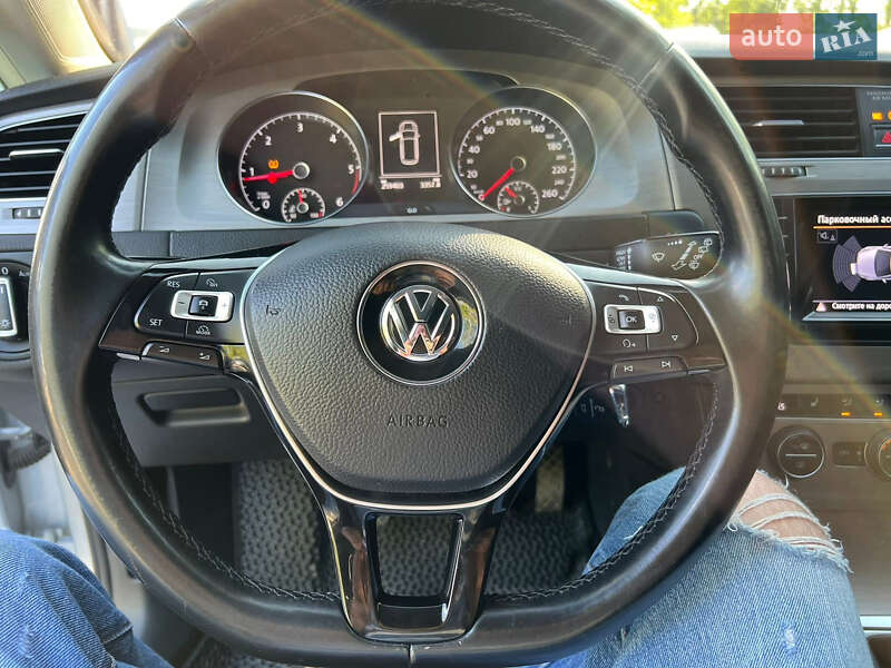 Универсал Volkswagen Golf 2013 в Залещиках