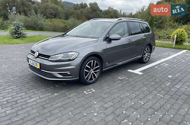 Універсал Volkswagen Golf 2018 в Сваляві