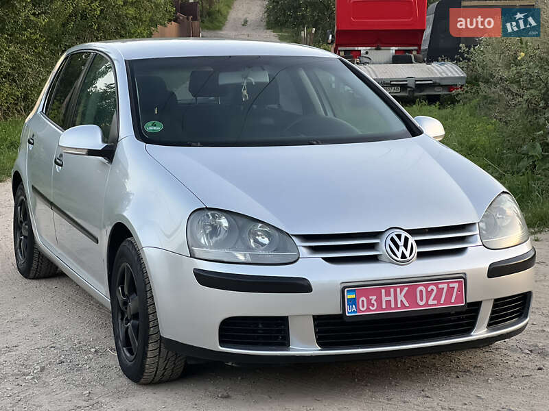Хэтчбек Volkswagen Golf 2004 в Тернополе