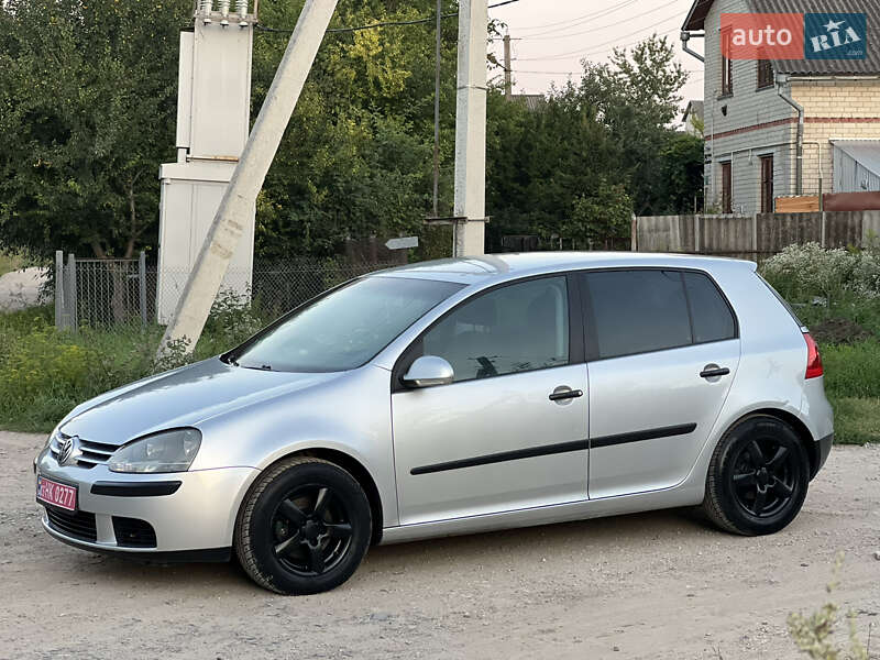 Хэтчбек Volkswagen Golf 2004 в Тернополе