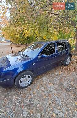 Хэтчбек Volkswagen Golf 2002 в Харькове