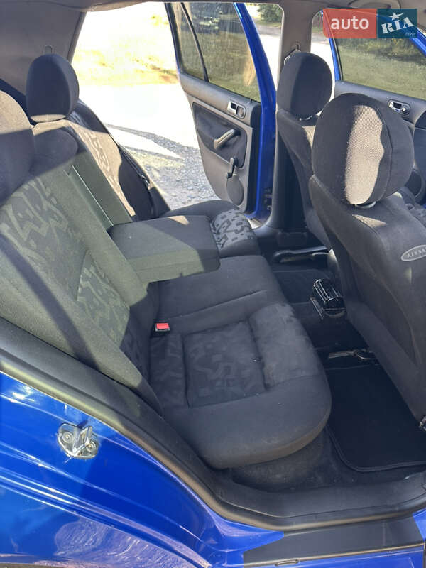 Хэтчбек Volkswagen Golf 2000 в Полтаве