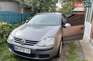 Хэтчбек Volkswagen Golf 2004 в Литине